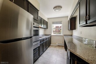 300 Claremont Ave in Verona, NJ - Building Photo - Building Photo