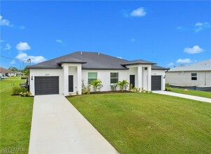 4717 25th St SW in Lehigh Acres, FL - Foto de edificio - Building Photo