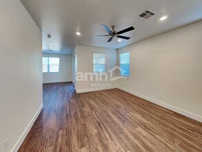 23160 E Russet Rd in Queen Creek, AZ - Foto de edificio - Building Photo