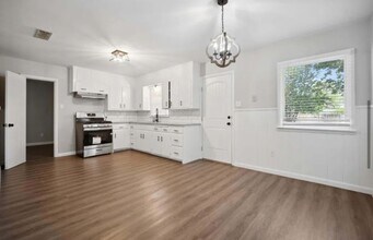 2004 45th St in Lubbock, TX - Building Photo - Building Photo