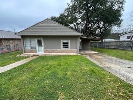 606 S Summer St in Lampasas, TX - Building Photo