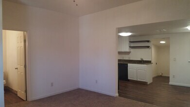 908 E Main St in Norman, OK - Building Photo - Building Photo