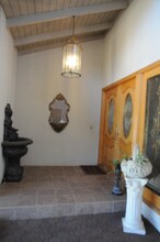 1902 Stonesgate St in Westlake Village, CA - Building Photo - Building Photo