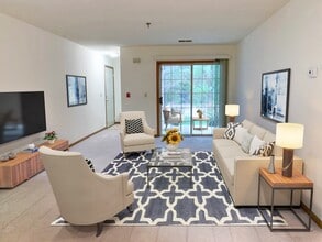 Deer Creek Run Apartments in New Berlin, WI - Building Photo - Building Photo