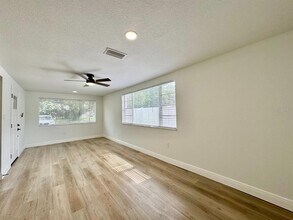 3002 E Elm St in Tampa, FL - Building Photo - Building Photo