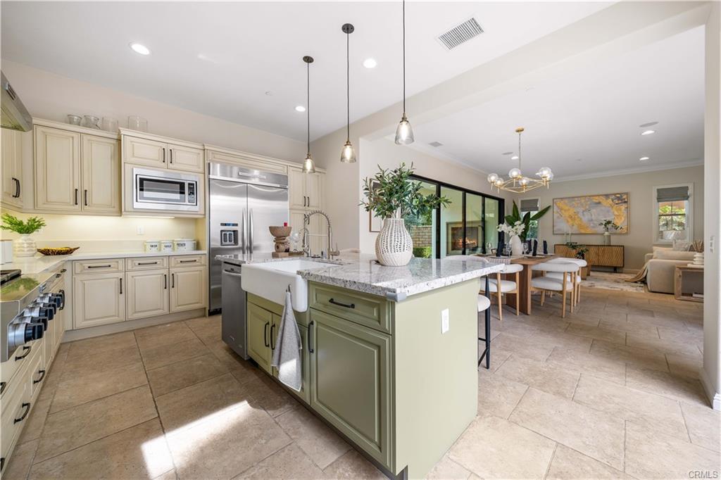 15 Windflower in Lake Forest, CA - Building Photo