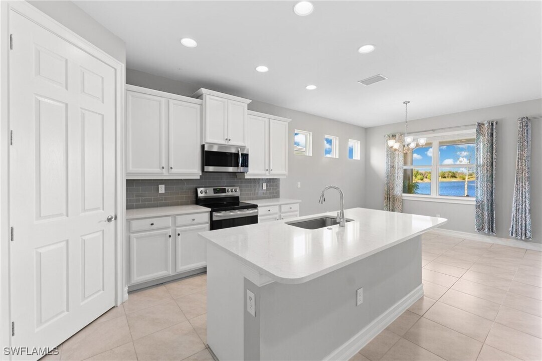 16721 Siesta Drum Wy in Bonita Springs, FL - Building Photo