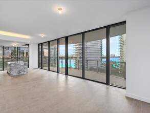 500 Alton Rd in Miami Beach, FL - Building Photo - Building Photo