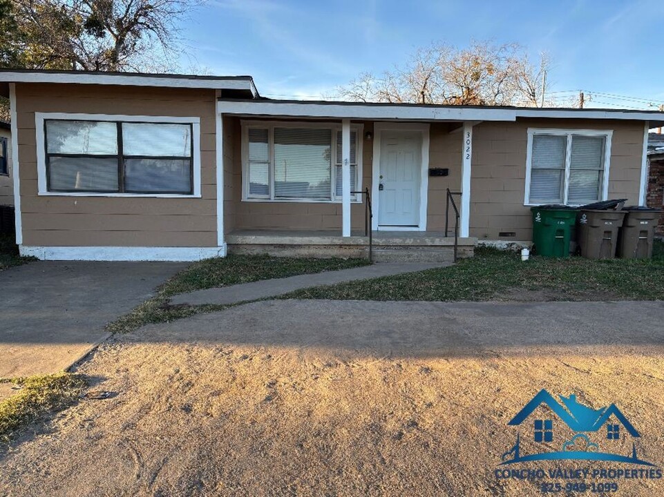 3022 W Beauregard Ave in San Angelo, TX - Building Photo