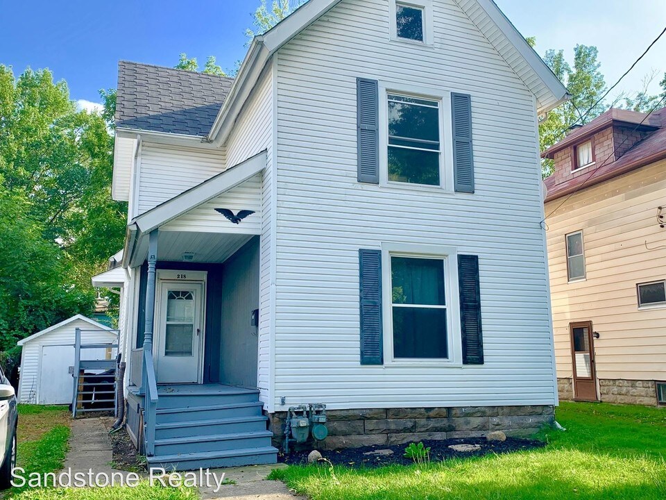 218 Gates Ave in Elyria, OH - Building Photo