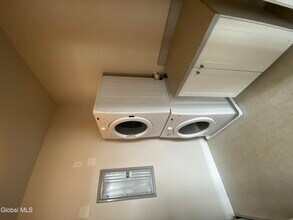 2 West Ave in Saratoga Springs, NY - Building Photo - Building Photo