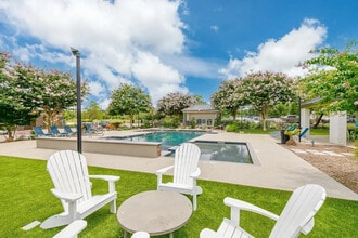 Emerge Vista in San Antonio, TX - Building Photo - Building Photo