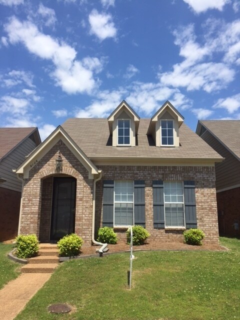 9126 Cinderhill Cove E in Memphis, TN - Building Photo