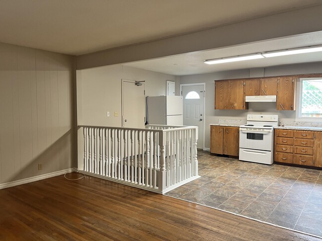 4902 2nd Ave N in Regina, SK - Building Photo - Building Photo
