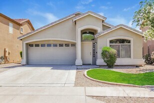 8405 S 50th Ln in Phoenix, AZ - Building Photo