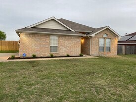 3136 Braford Dr in Crowley, TX - Building Photo
