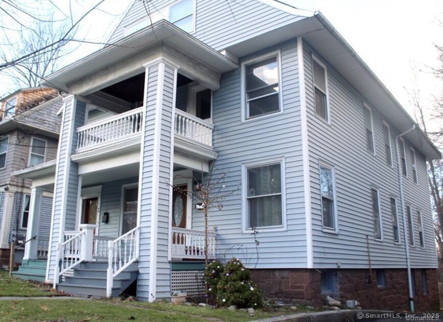 94-96-96 Warrenton Ave in Hartford, CT - Building Photo