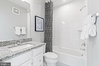 1110 Dabney Dr in Manassas Park, VA - Building Photo - Building Photo