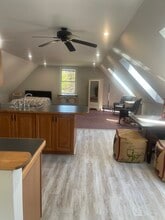 176 North St, Unit Adorable studio in Norfolk, MA - Building Photo - Building Photo