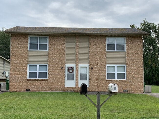 property at 2301 Pinewood Dr