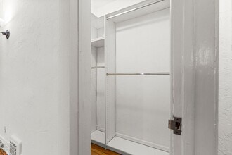 252 Rexford Dr in Beverly Hills, CA - Building Photo - Building Photo