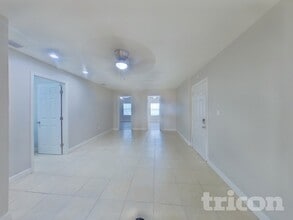 2280 Winchester Dr in Dunedin, FL - Foto de edificio - Building Photo