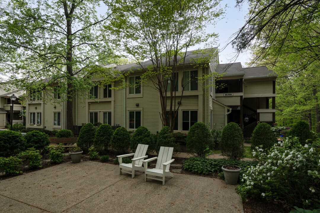 Burke Centre Station Commons in Burke, VA - Foto de edificio