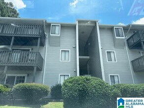 1303 Woodland Vlg in Birmingham, AL - Foto de edificio - Building Photo