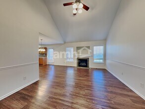 2405 Joshua Ln in Winston-Salem, NC - Foto de edificio - Building Photo