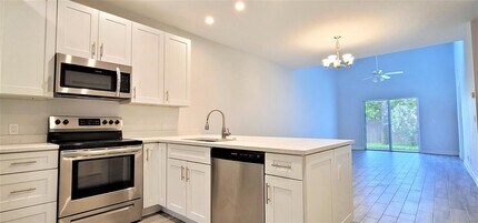 128 Lakeview Ave in Lantana, FL - Building Photo - Building Photo