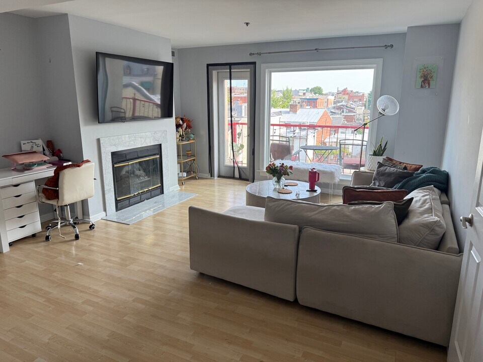 911 S Charles St, Unit 401 in Baltimore, MD - Building Photo