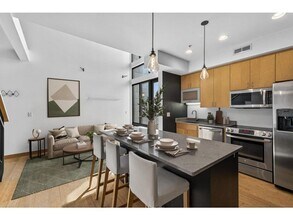 10 E 26th St in Minneapolis, MN - Building Photo - Building Photo