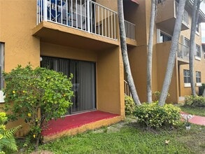 15600 SW 80th St in Miami, FL - Building Photo - Building Photo