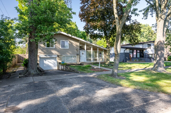 3014 Covert Rd in Glenview, IL - Building Photo - Building Photo