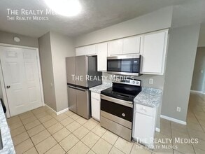 13775 SE 41st Ct in Summerfield, FL - Building Photo - Building Photo