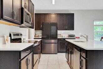 12517 Creekside Mnr Dr in Jacksonville, FL - Building Photo - Building Photo