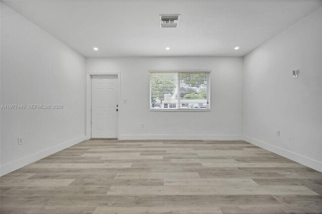 1401 NE 152nd St in North Miami Beach, FL - Building Photo - Building Photo