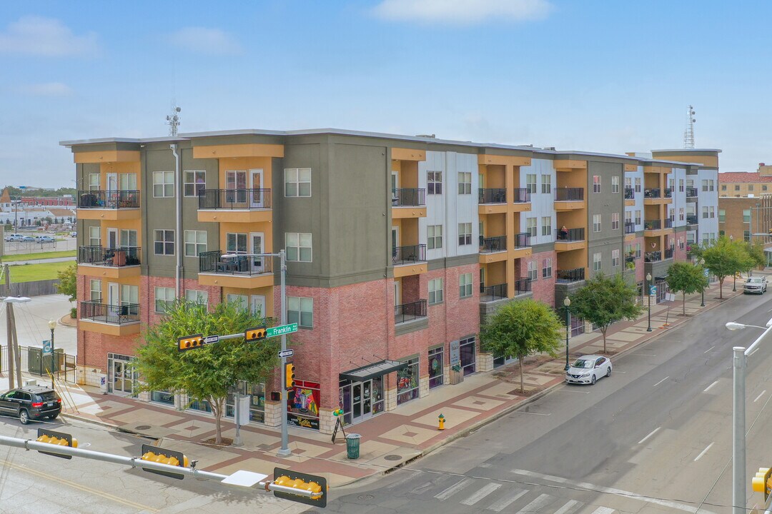 Franklin Place in Waco, TX - Building Photo