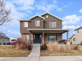 4106 Hayes Cir in Cedar Hills, UT - Building Photo