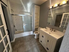 215 E Cherry St in St. Joseph, MO - Building Photo - Building Photo