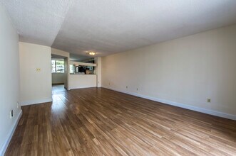 144 North Beacon St, Unit B in Boston, MA - Building Photo - Building Photo