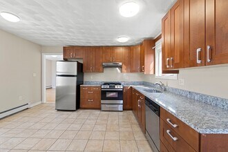 88 Pearl St, Unit 2 in Somerville, MA - Building Photo - Building Photo