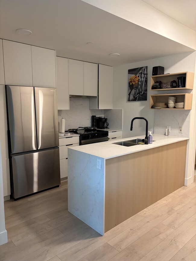 620 Coronation Av, Unit 305 in Kelowna, BC - Building Photo - Building Photo