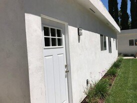 18558-18558 Hart St in Los Angeles, CA - Building Photo