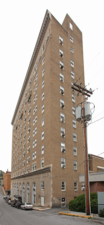 West Virginian Manor in Bluefield, WV - Building Photo