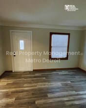 4462 1st St in Wayne, MI - Foto de edificio - Building Photo