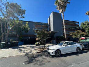 10 Birch Street in Redwood City, CA - Foto de edificio - Building Photo