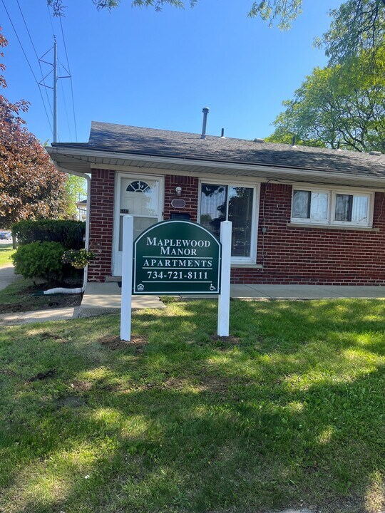 Maplewood Manor Photo