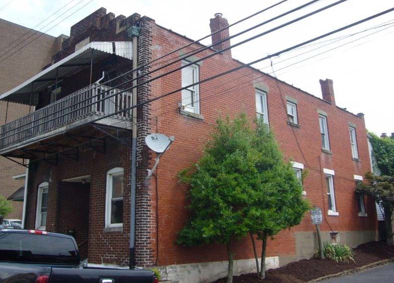 520 Brinton Ave in Trafford, PA - Building Photo