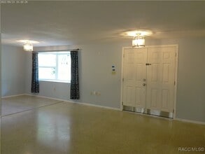 1080 N Hollywood Cir in Crystal River, FL - Building Photo - Building Photo